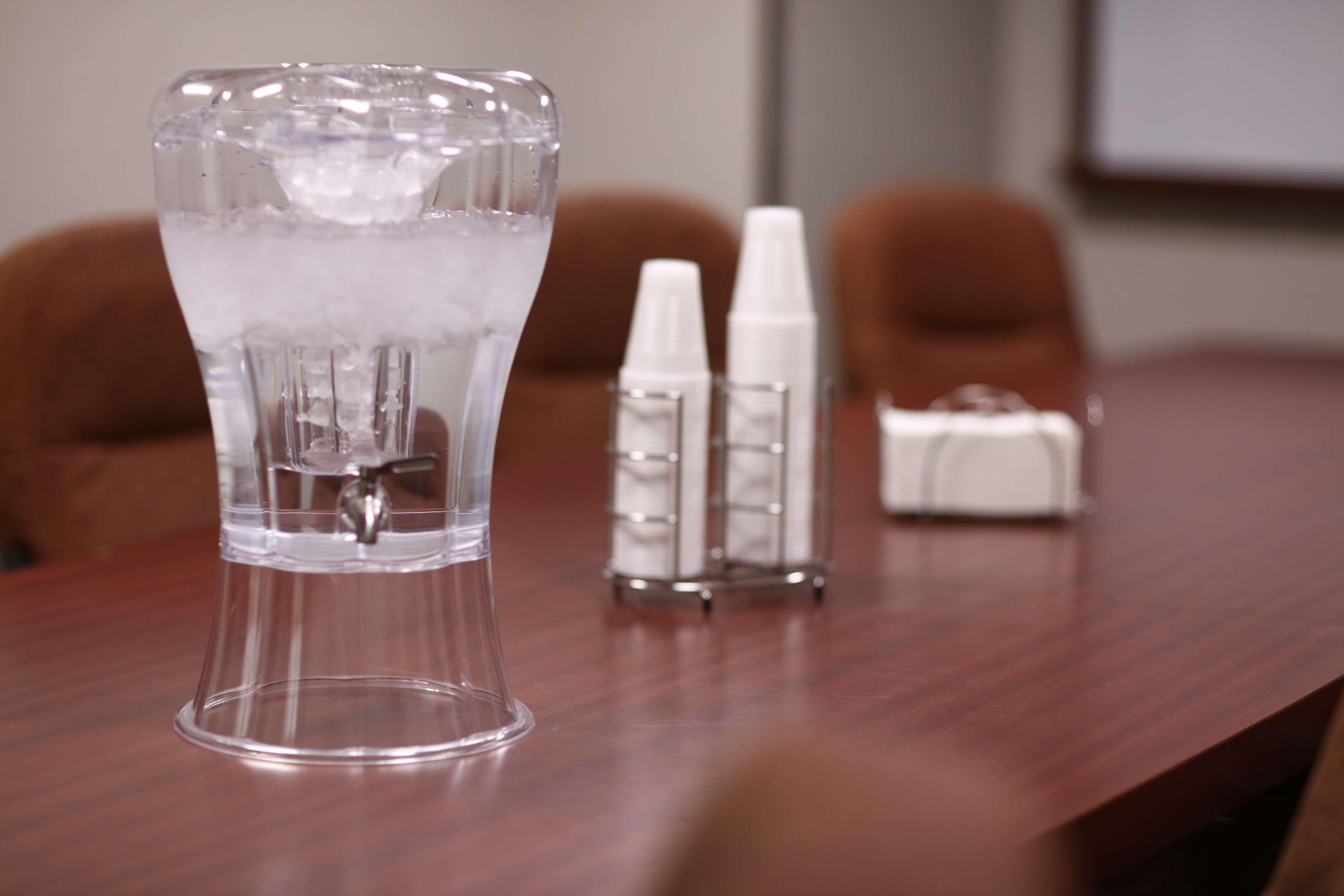 Cascade Americinn By Wyndham Grand Rapids Airport North מראה חיצוני תמונה