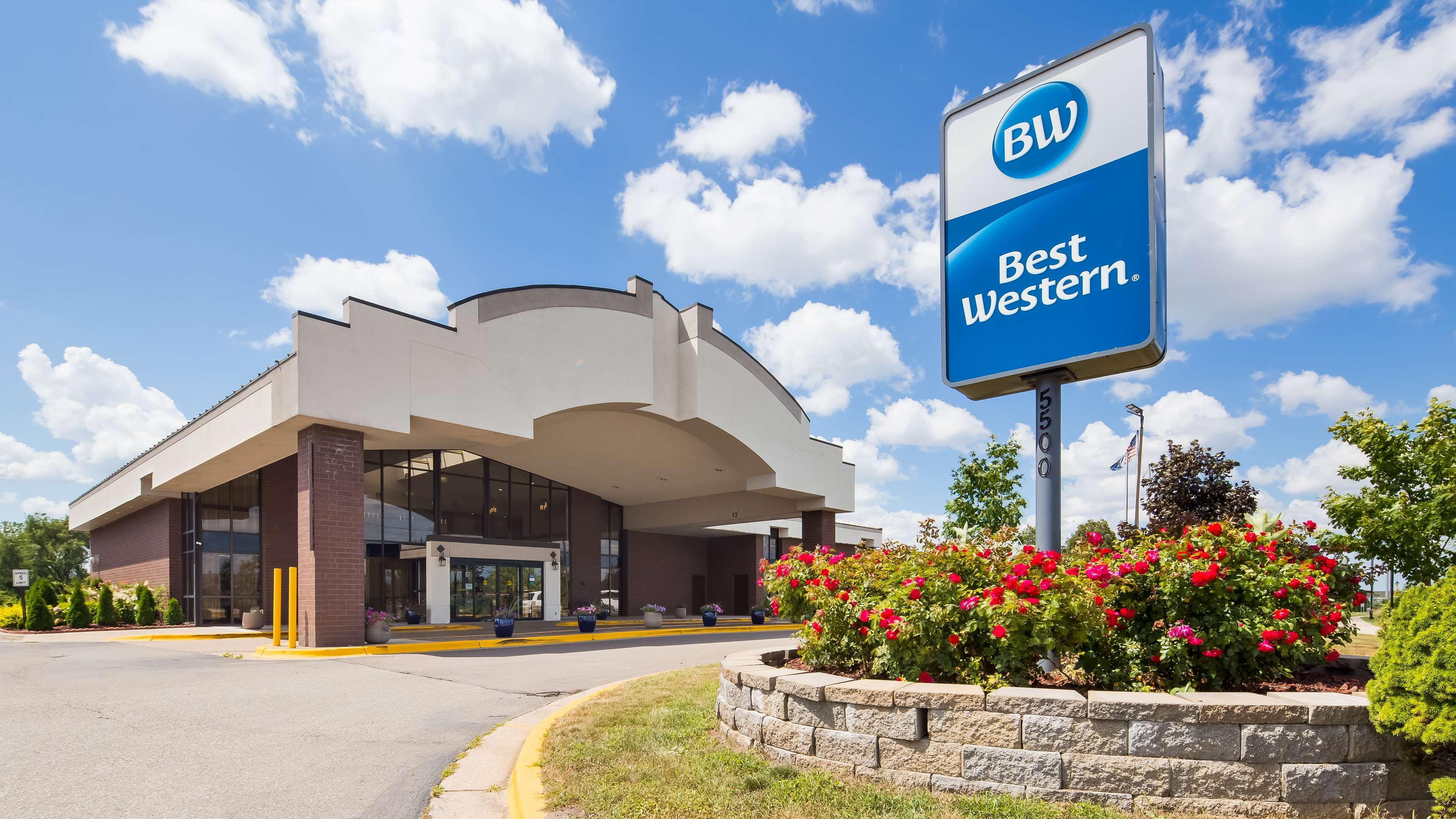 Cascade Americinn By Wyndham Grand Rapids Airport North מראה חיצוני תמונה