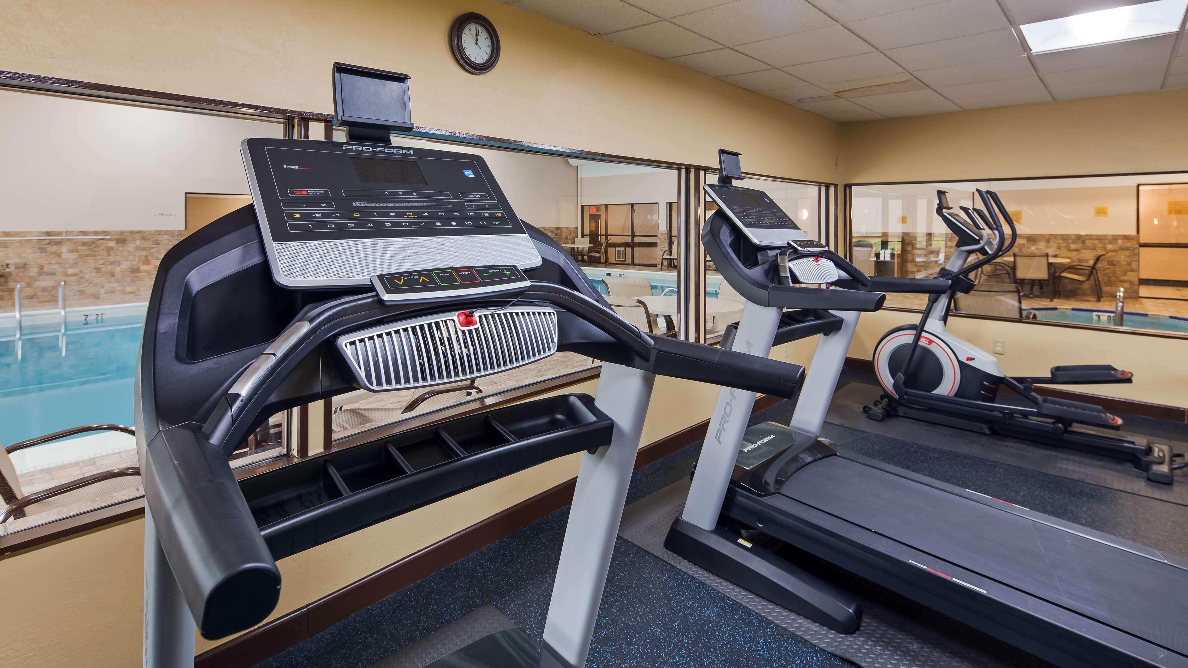 Cascade Americinn By Wyndham Grand Rapids Airport North מראה חיצוני תמונה
