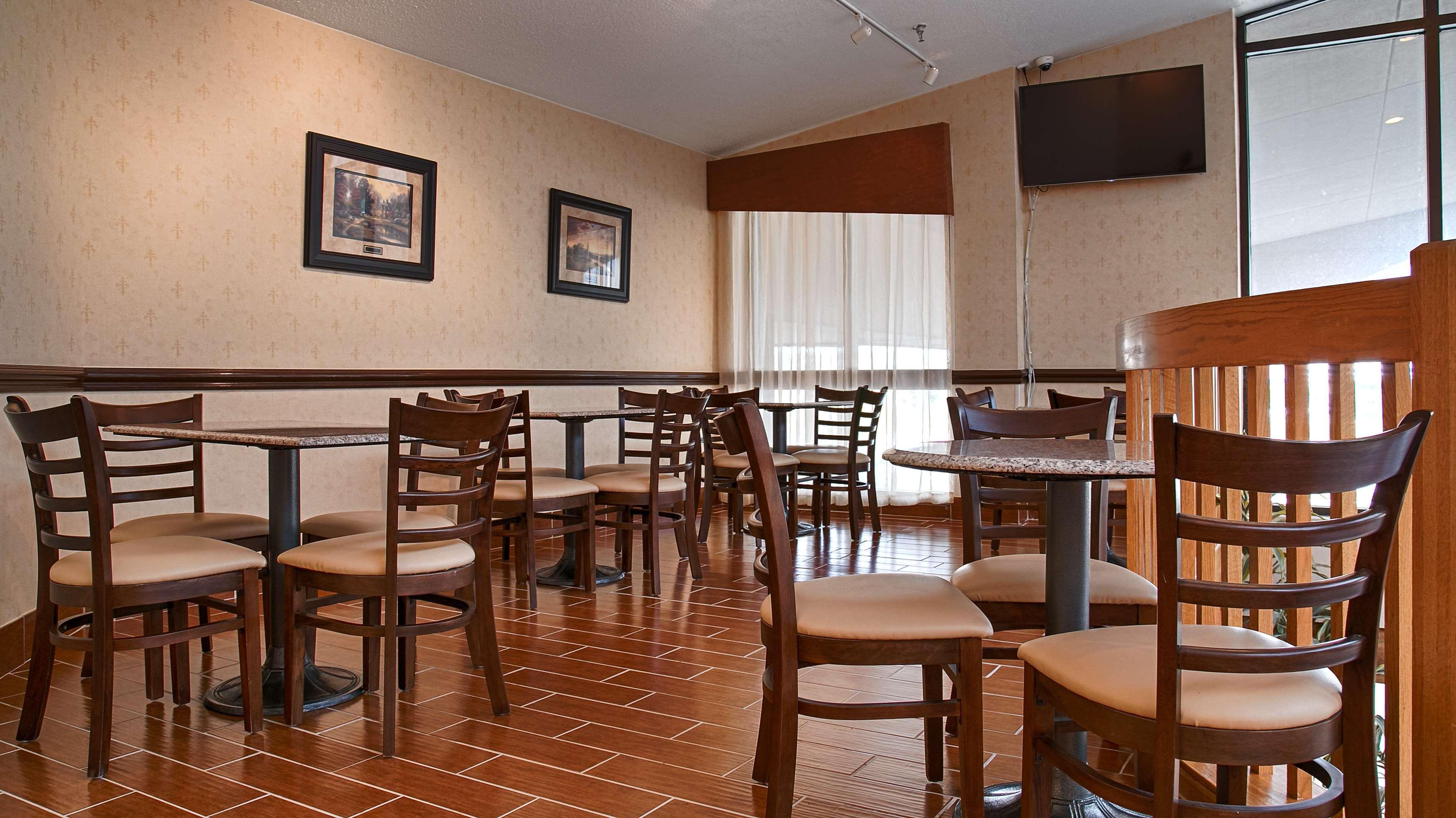 Cascade Americinn By Wyndham Grand Rapids Airport North מראה חיצוני תמונה