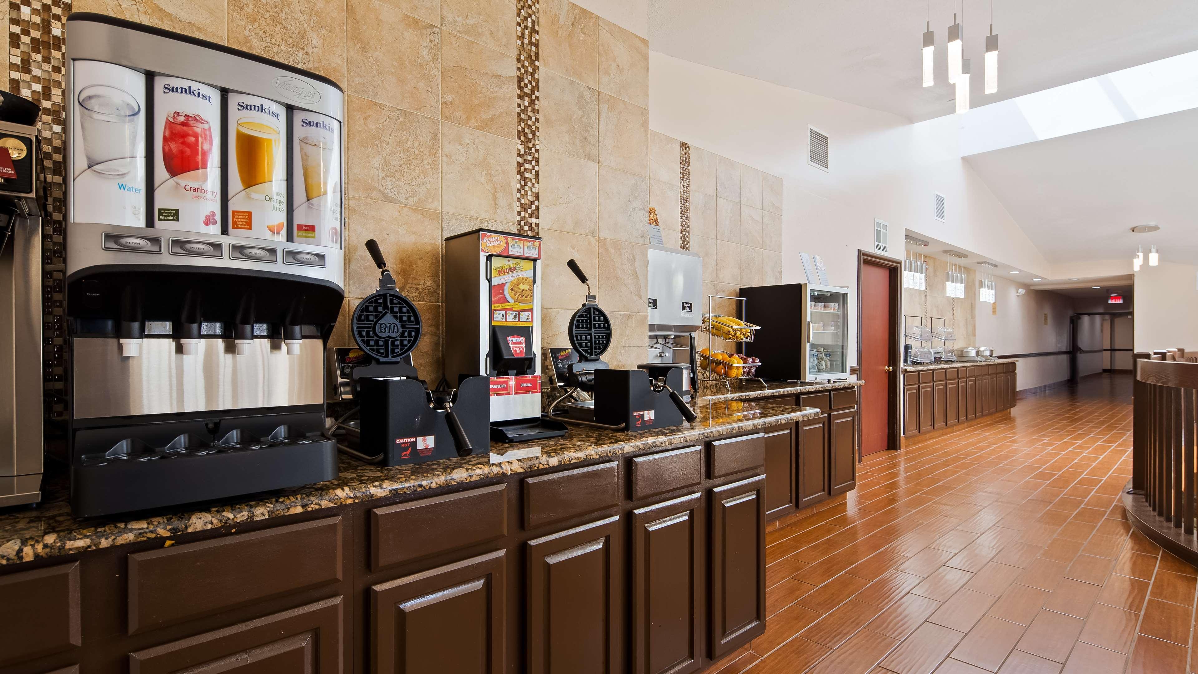 Cascade Americinn By Wyndham Grand Rapids Airport North מראה חיצוני תמונה