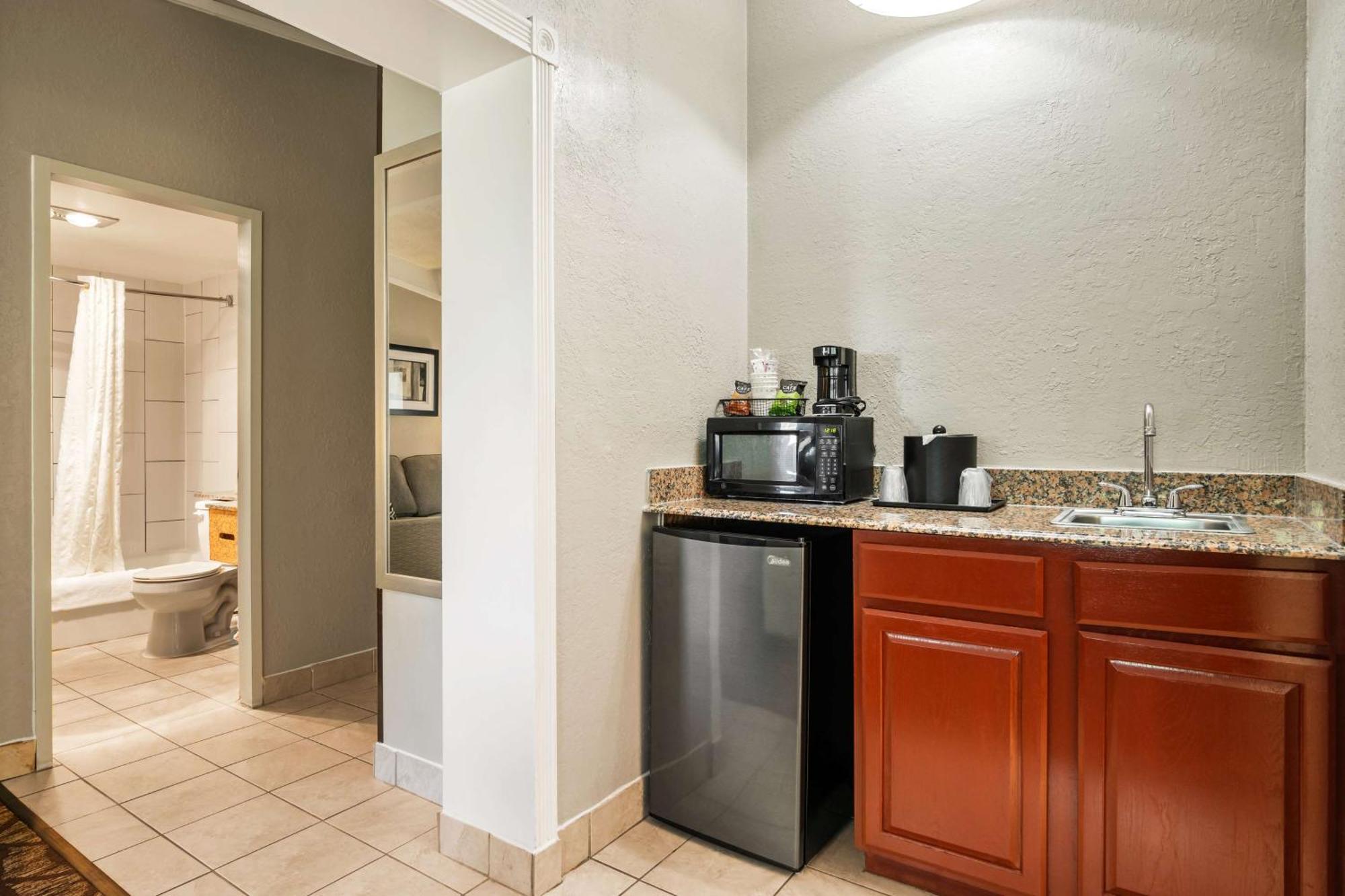 Cascade Americinn By Wyndham Grand Rapids Airport North מראה חיצוני תמונה