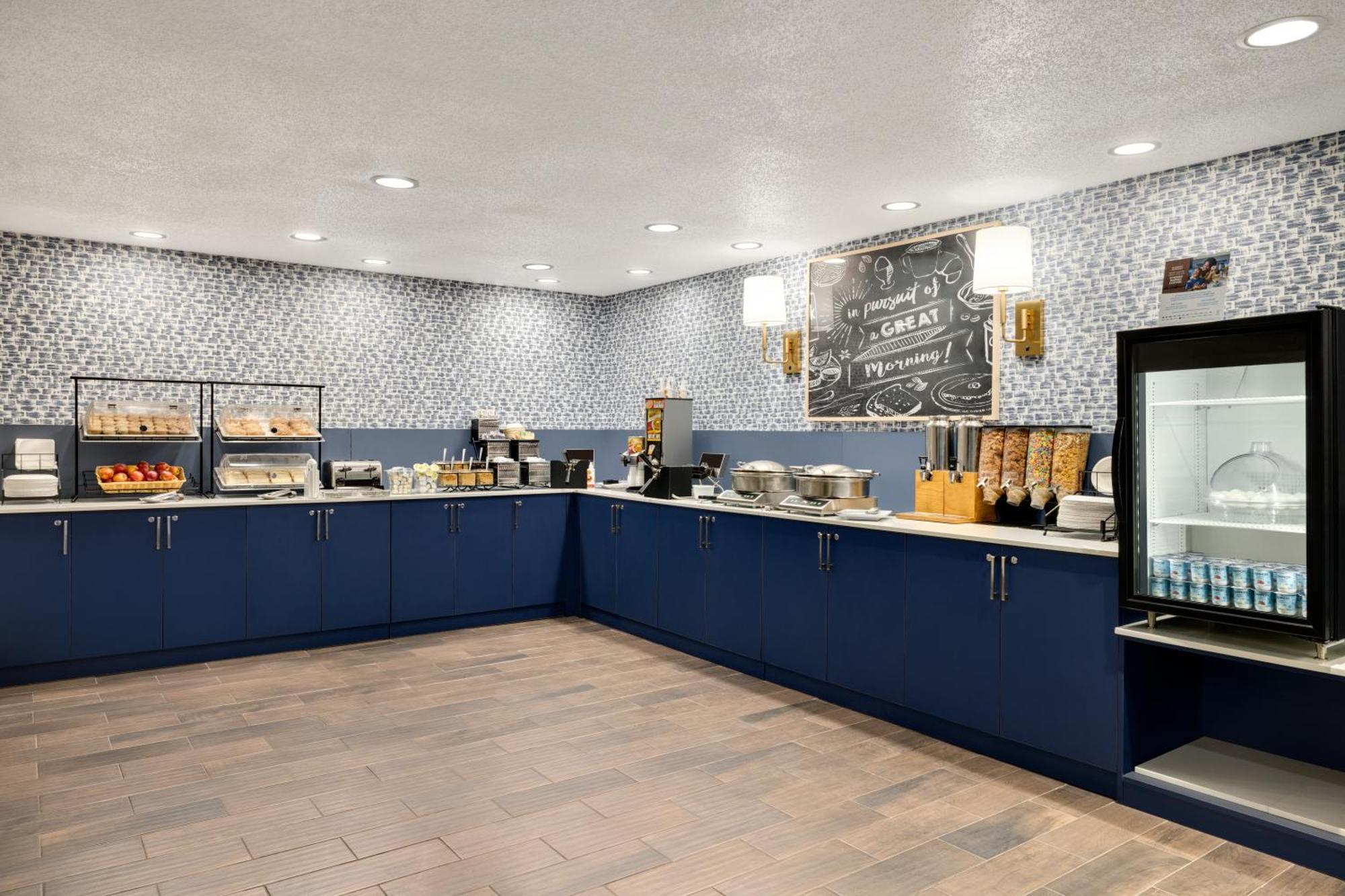 Cascade Americinn By Wyndham Grand Rapids Airport North מראה חיצוני תמונה