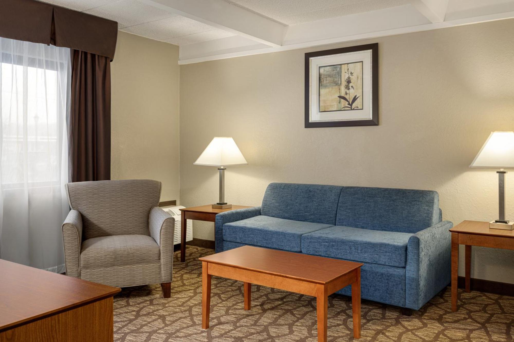 Cascade Americinn By Wyndham Grand Rapids Airport North מראה חיצוני תמונה